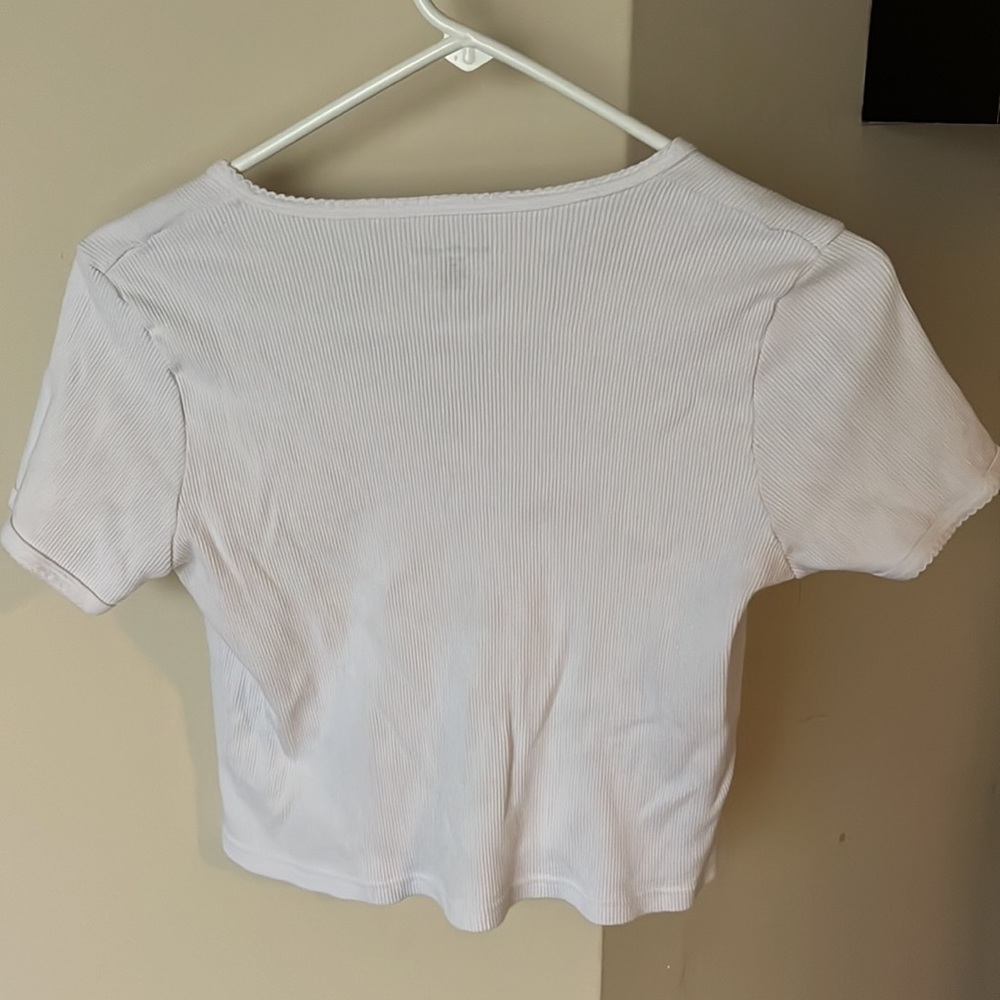 White button down top - Picture 3 of 4